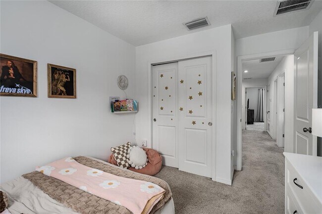 Building Photo - 10348 Oakside Dr