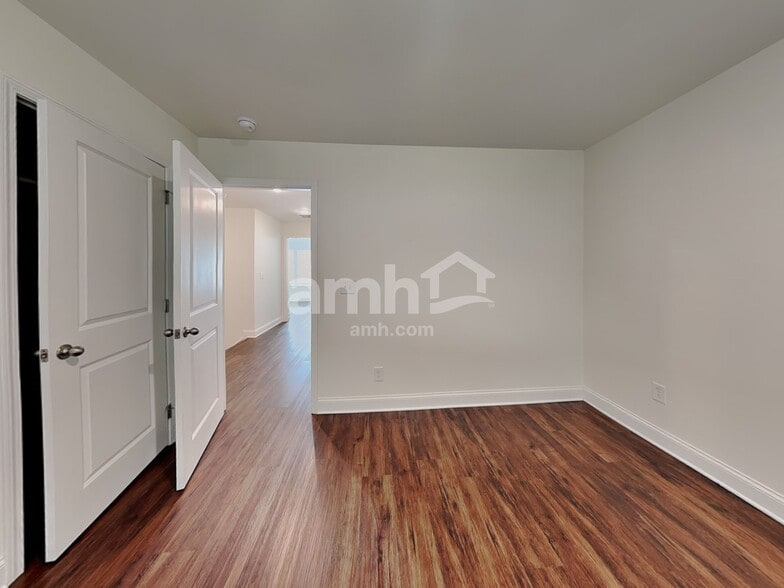 Building Photo - 180 Pecan Dr