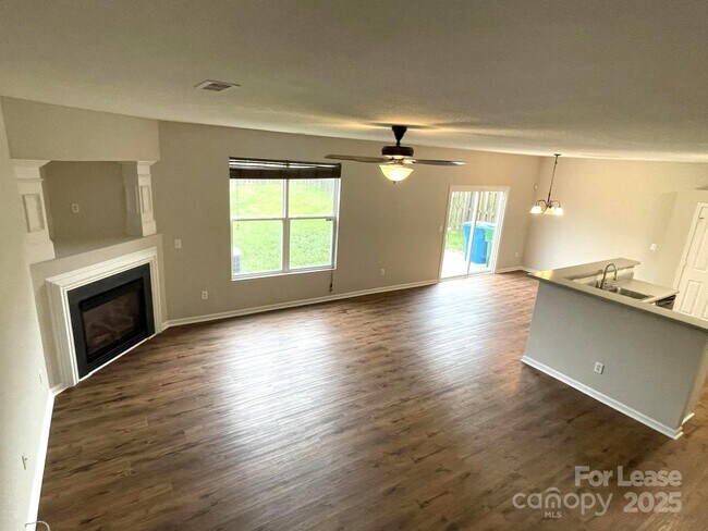 Building Photo - 2039 Moss Creek Dr