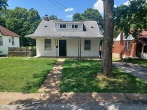 Building Photo - 2417 Penfield Ave