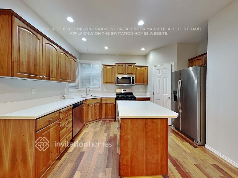 Building Photo - 7142 Axis St SE