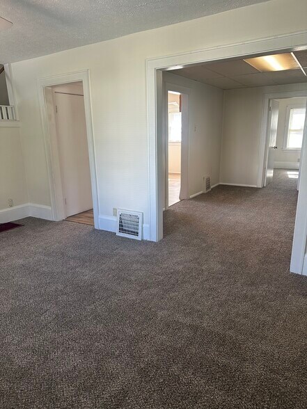 Building Photo - 134 Norwood St