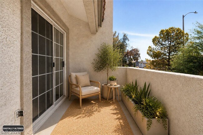 Building Photo - 315 Seine Way