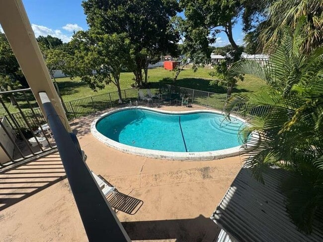 Building Photo - 348 S Federal Hwy