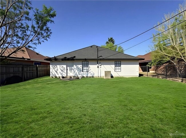 Building Photo - 12 South Dr