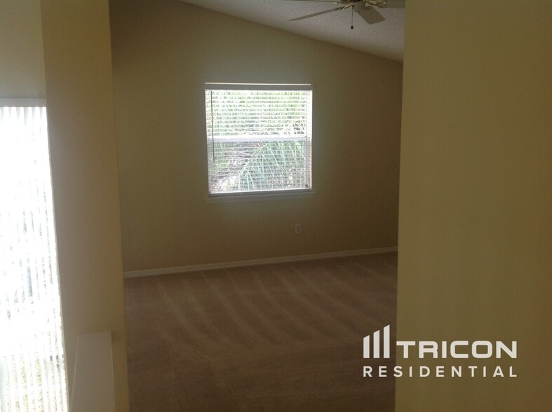 Building Photo - 13445 Beechberry Dr