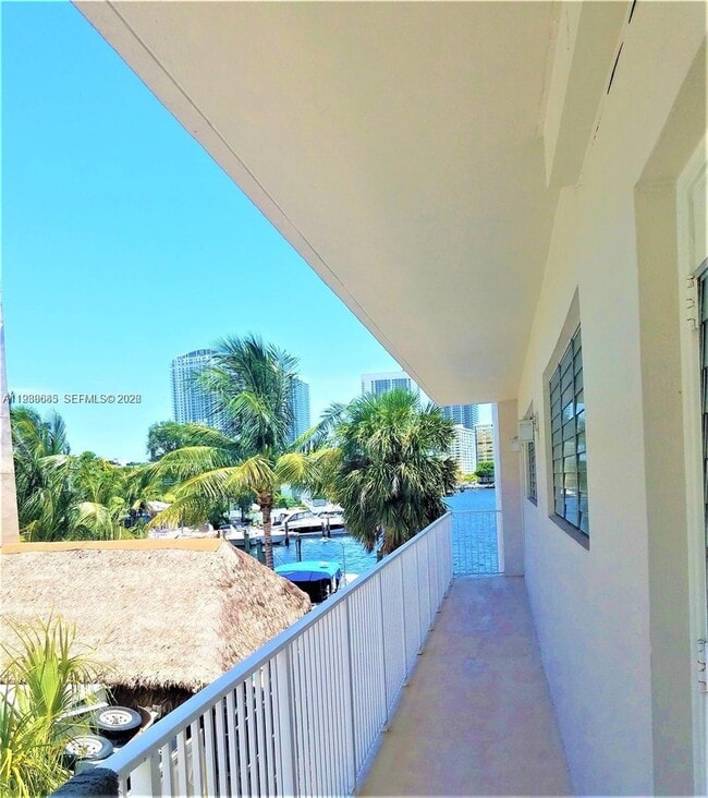 Building Photo - 462 Golden Isles Dr