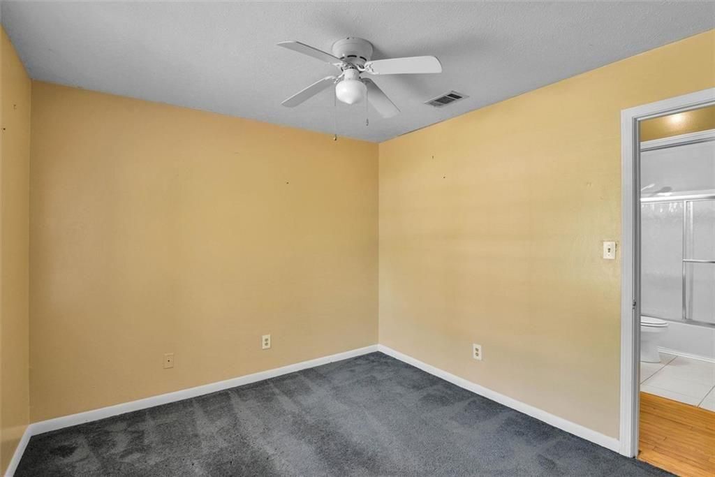 Building Photo - 8941 Ashwood Dr