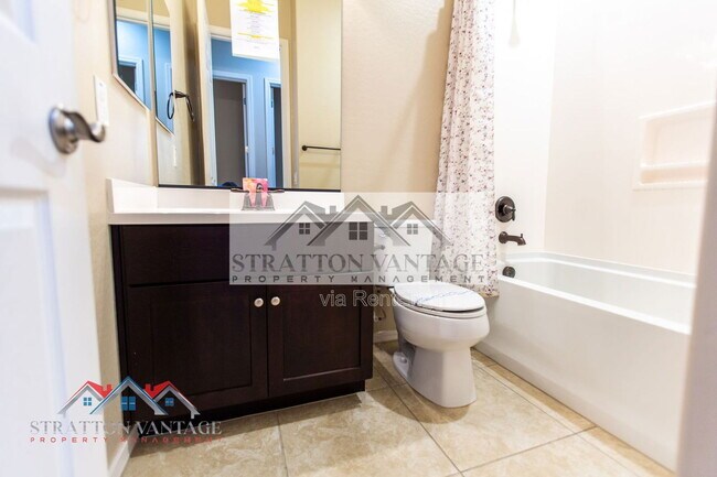 Building Photo - 4179 E Cynthia St