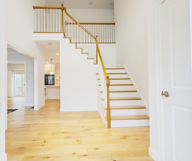 Building Photo - 18 Locust Hill Dr