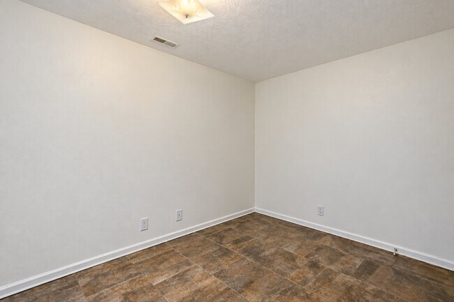 Building Photo - 16405 Camden Ave