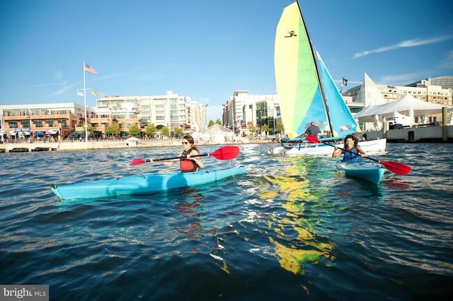 Building Photo - 147 Waterfront St