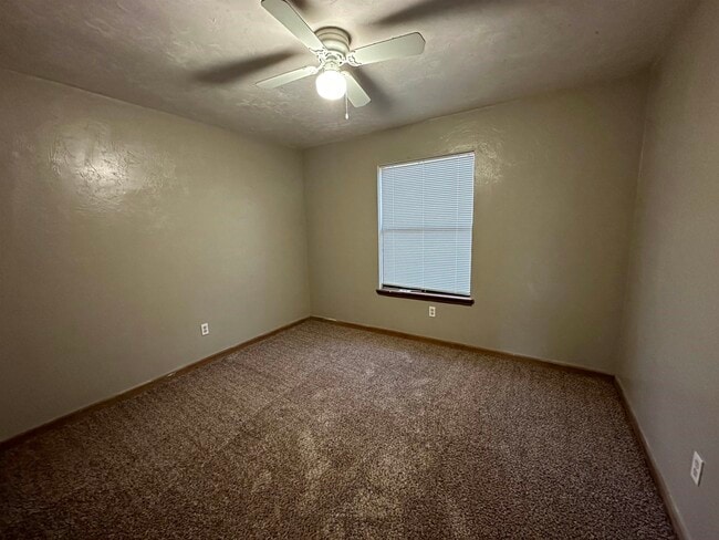 Building Photo - 3447 Bear Creek Rd