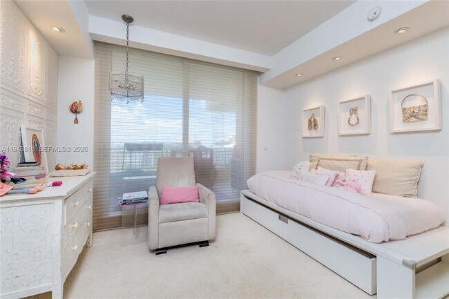 Building Photo - 791 Crandon Blvd