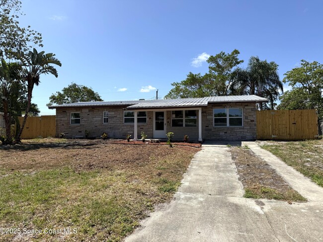 Building Photo - 2307 King Richard Rd