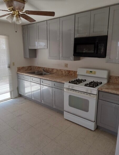 Building Photo - 41900-41960 Acacia Ave