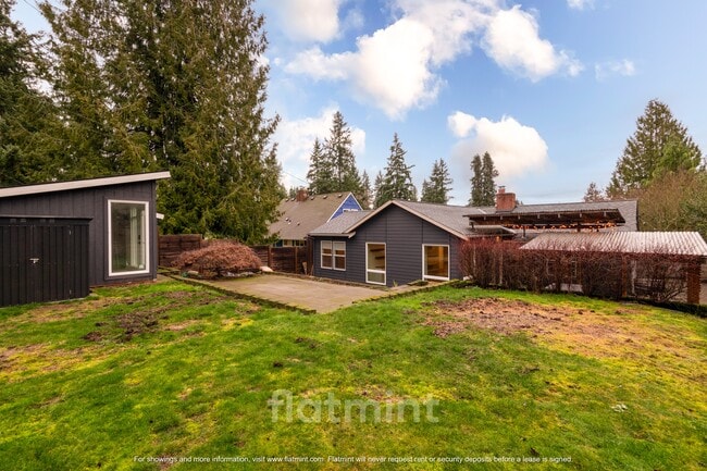 Building Photo - 16111 Stone Ave N