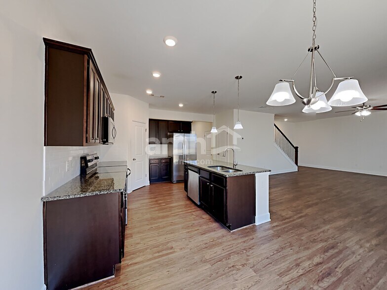 Building Photo - 5266 Lake Maxwell Dr