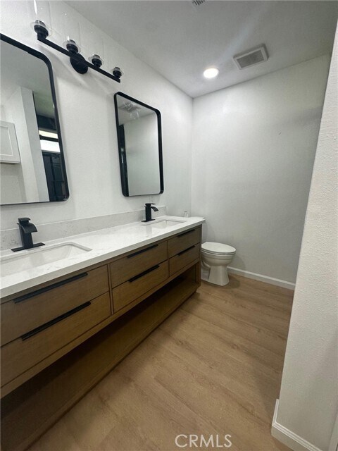 Building Photo - 2014 Iris Way