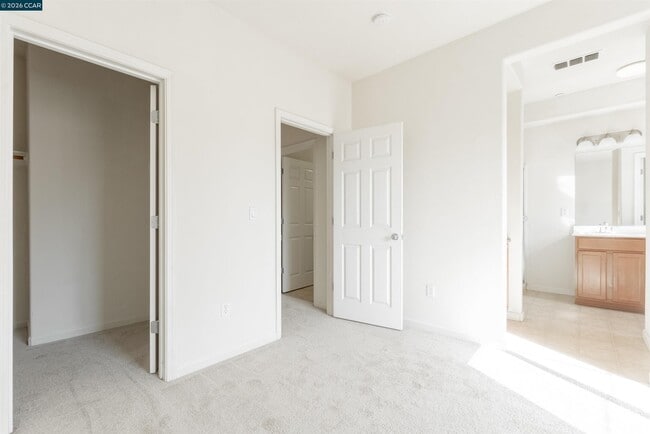 Building Photo - 3091 Madsen St
