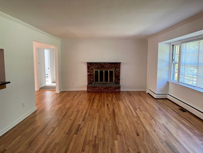 Building Photo - 231 Rivergate Dr