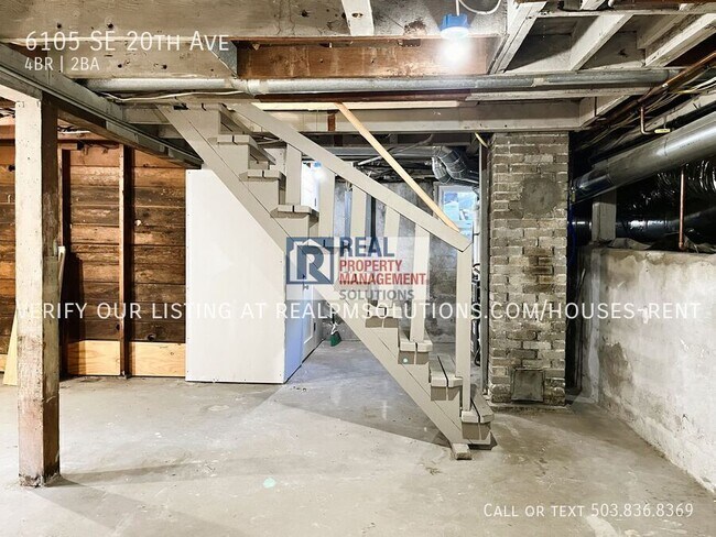 Building Photo - 6105 SE 20th Ave