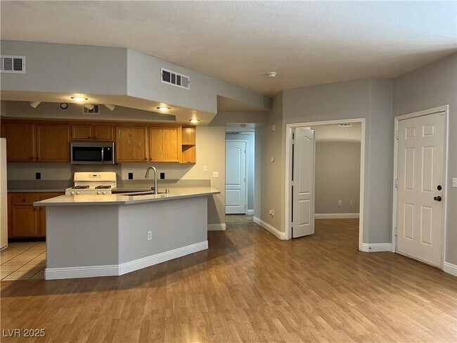 Building Photo - 6912 Dorita Ave