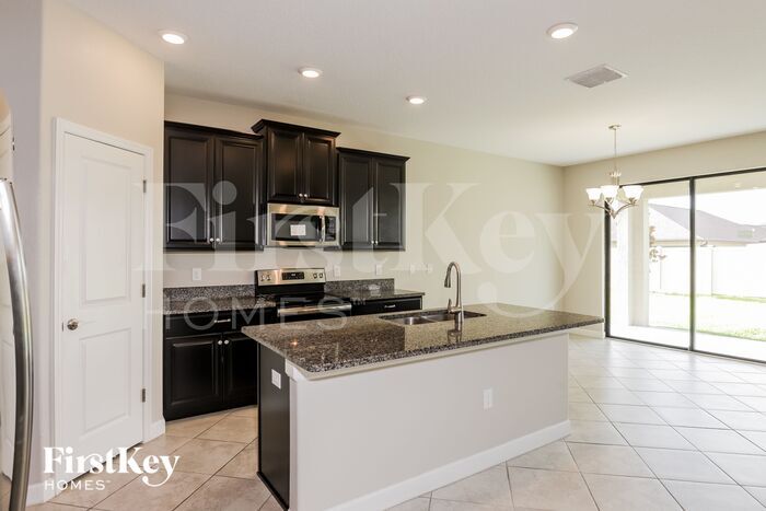 Building Photo - 9821 Ivory Dr