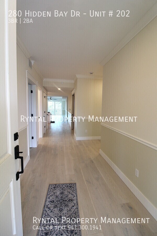 Building Photo - 280 Hidden Bay Dr