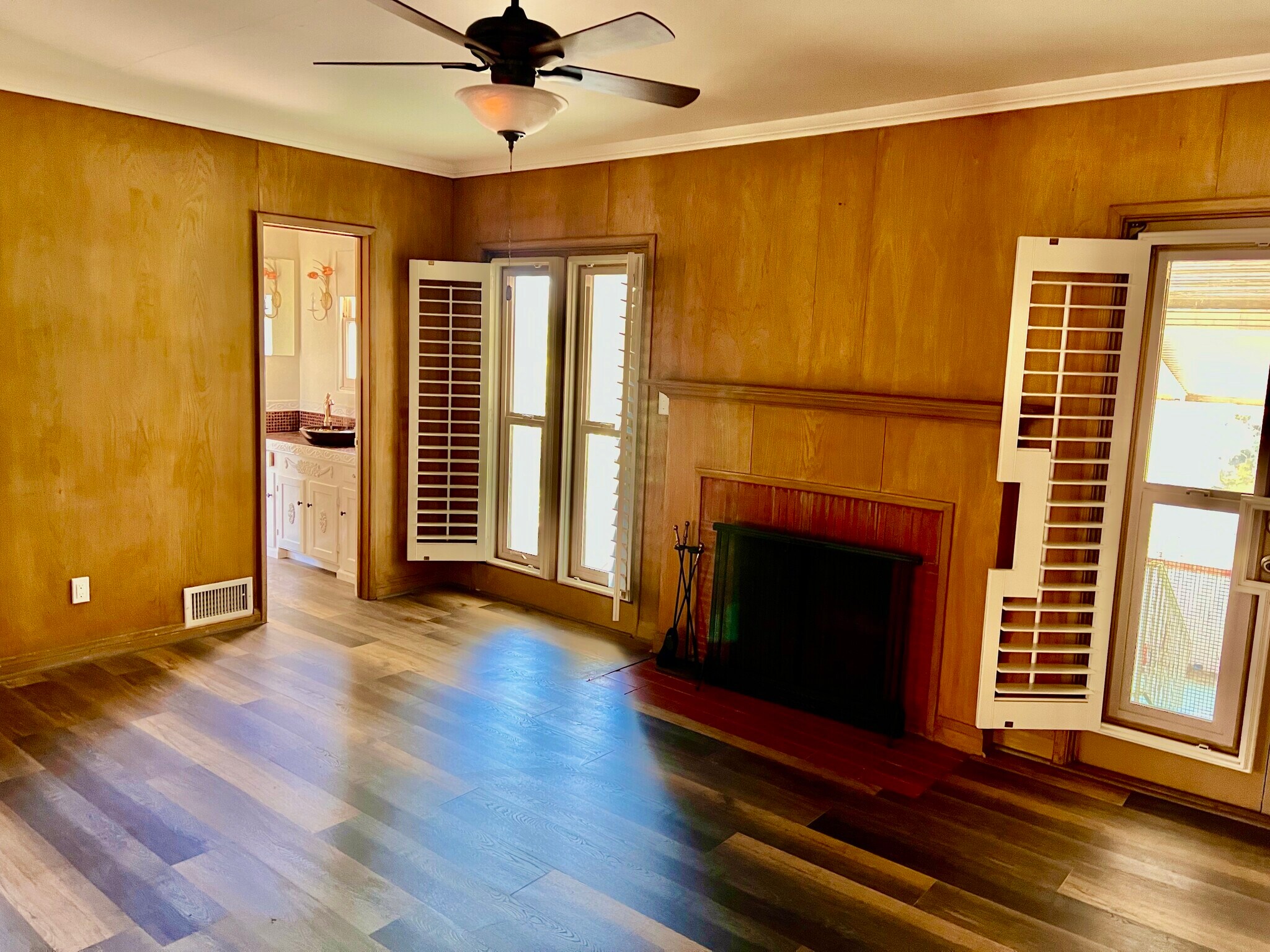 Building Photo - 4211 Ridgeway Dr