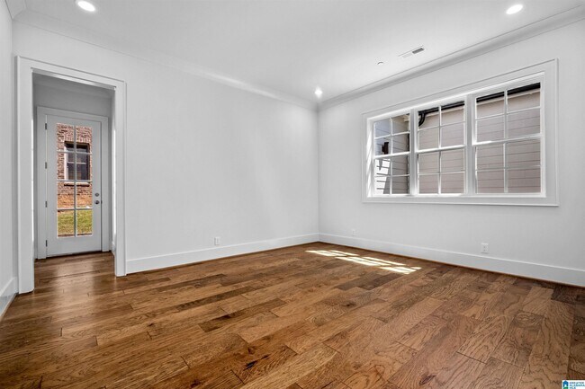 Building Photo - 3789 Poe Dr