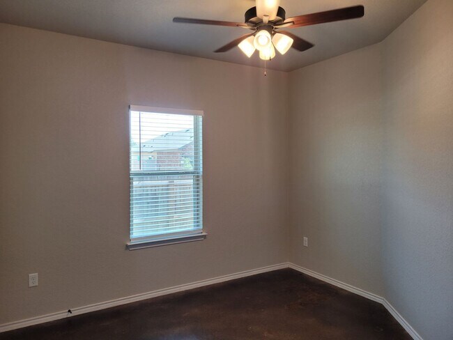 Building Photo - Luxury 3/2 Duplex in Seguin, Texas