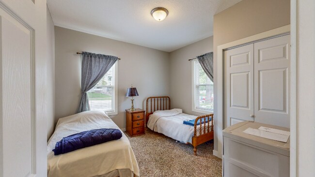 Building Photo - 620 2nd Ave NW