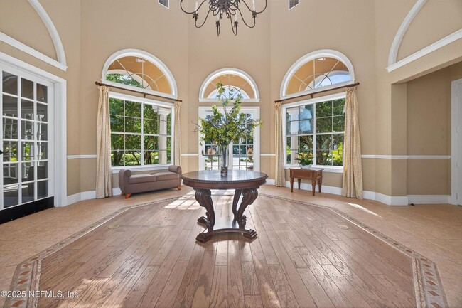 Building Photo - GROUND-LEVEL, 2-bedroom, 2-bath condo loca...