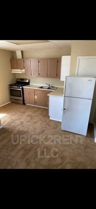 Building Photo - 11301 Main St