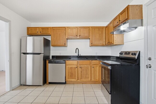 Building Photo - 1305 Bellevidere Dr