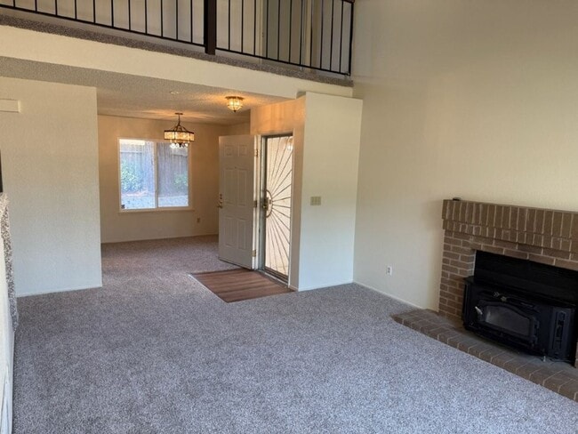 Building Photo - Updated 4 Bedroom 2.5 Bath Vacaville *Star...