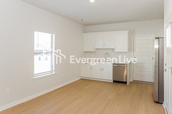 Building Photo - 124 Stockholm Ln