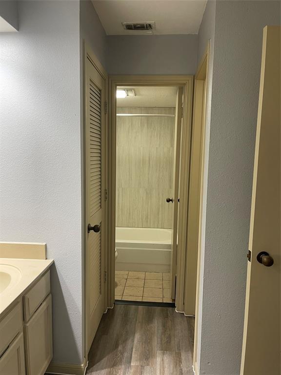 Building Photo - 8888 Tallwood Dr