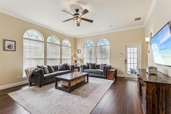 Building Photo - 874 Spring Park Loop
