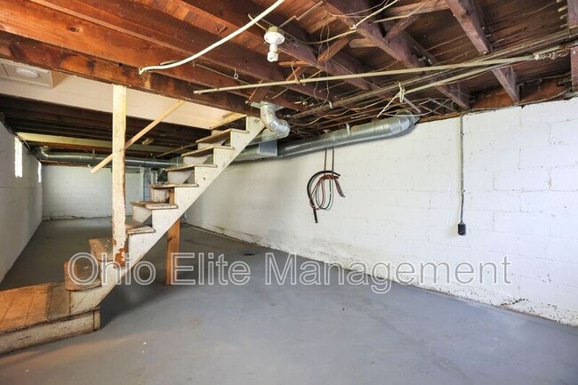 Building Photo - 74 N Powell Ave