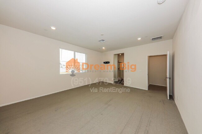 Building Photo - 24712 Hudson St