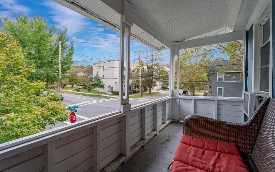 Building Photo - 136 Fayette St