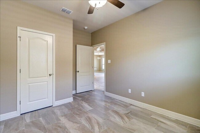 Building Photo - 3153 Seawolf Dr