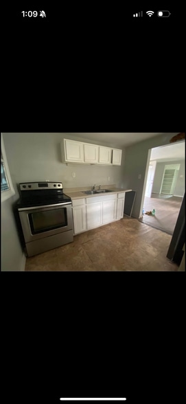 Building Photo - 214 W Volusia Ave