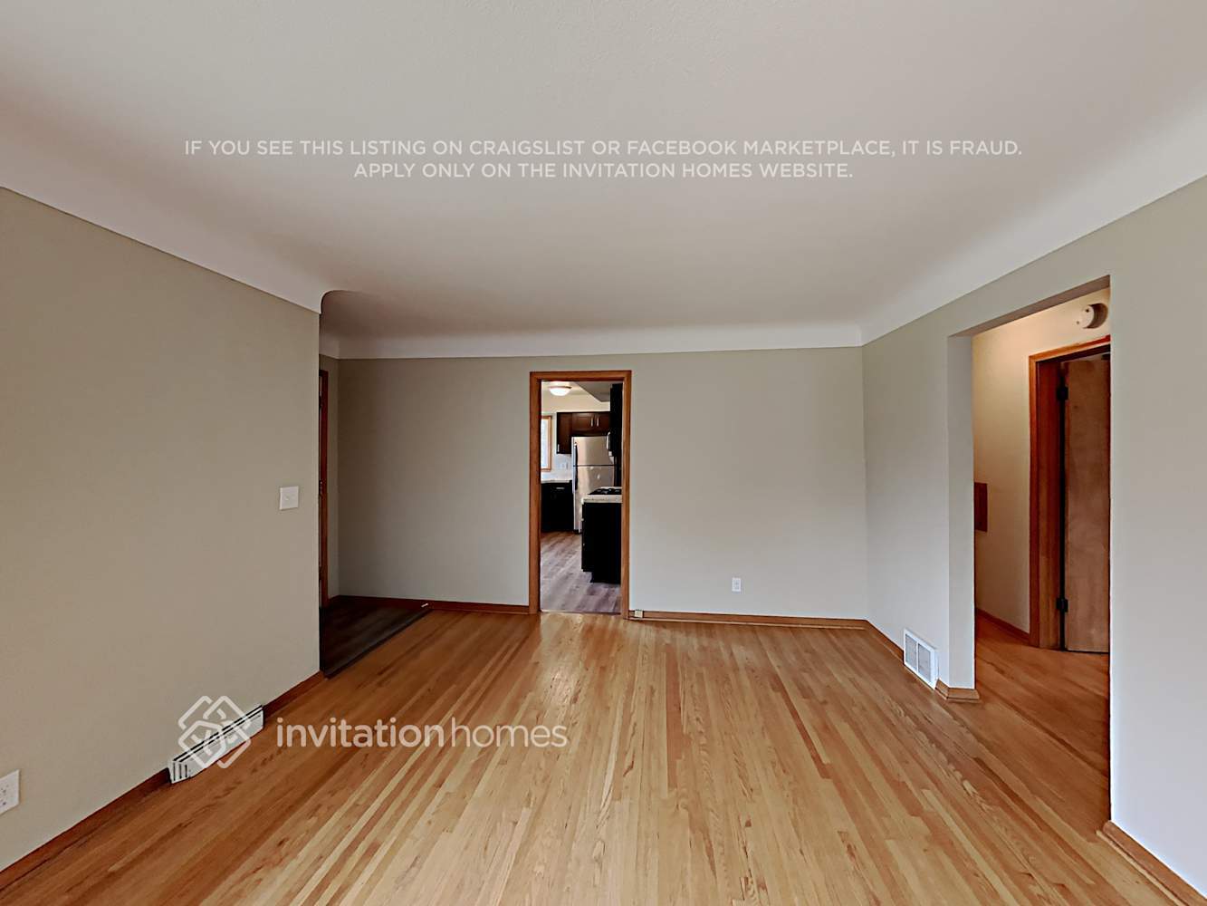 Building Photo - 3015 Dakota Ave S