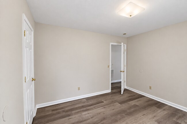 Building Photo - 424 Blake Cir