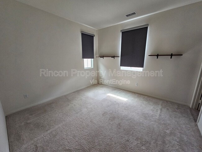 Building Photo - 431 Limoneira Ln