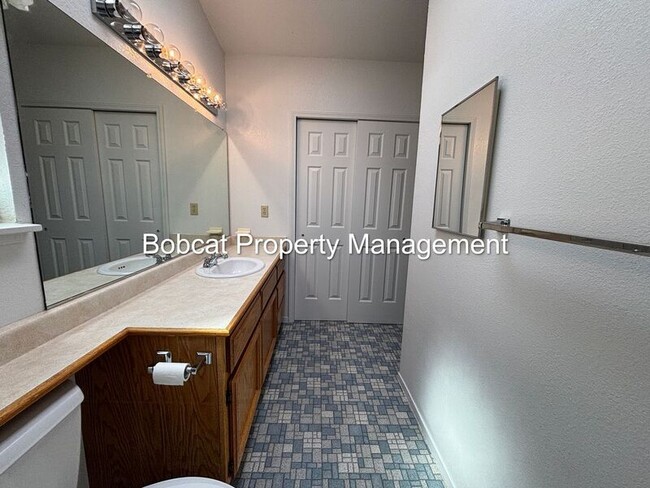 Building Photo - 628 Long Valley Rd