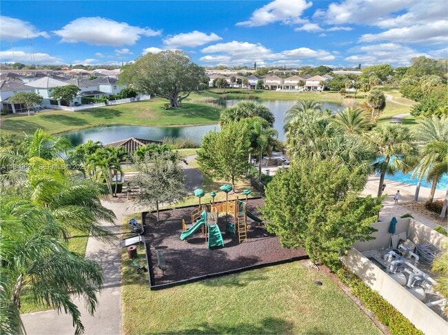 Building Photo - 964 Banyan Dr